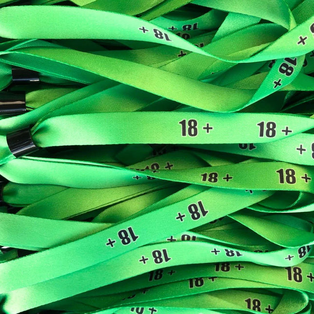 Einlassband Textil '18+' in Grün - pro 100 Stück