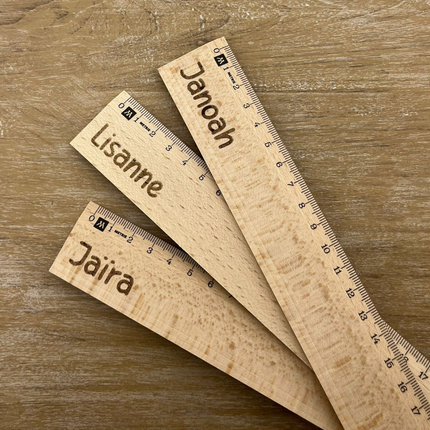 Lineal Holz mit Name - pro Stück