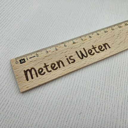 Lineal Holz mit Name - pro Stück