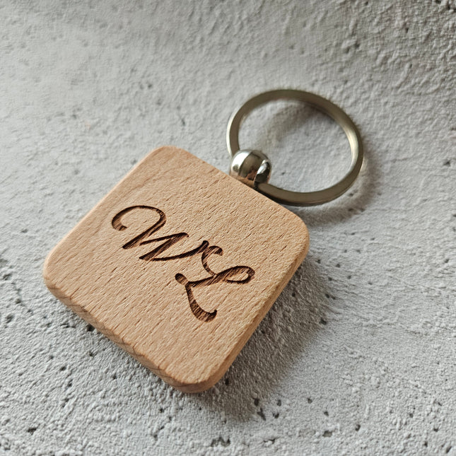 Schlüsselanhänger Holz mit Initialen - pro Stück